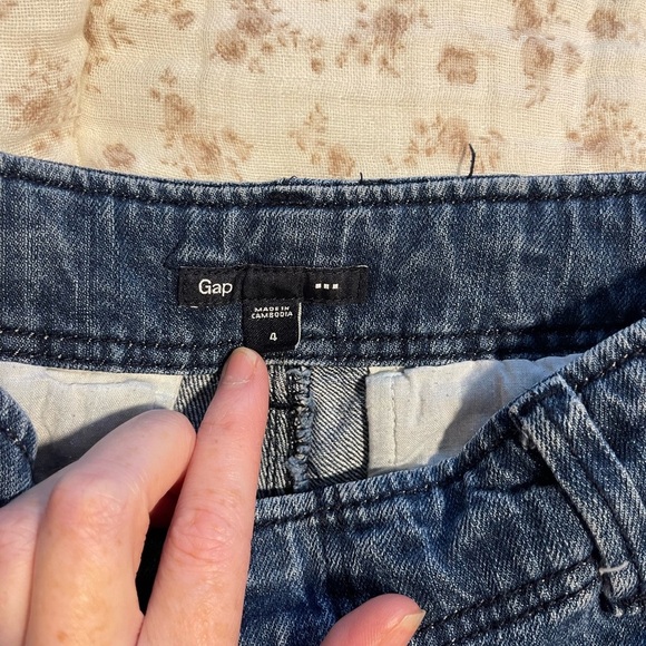 GAP Women's blue Jean capris - Picture 2 of 7